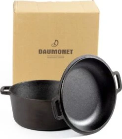 Daumonet Ducasse Gietijzeren Double Use Braadpan - Combi Sudderpan Zwart - 2-in-1 Bak- En Braadpan - PFAS & PFOA Vrij - Rond - Ø 26 Cm - 4,4 Liter - Emaille - Alle Warmtebronnen - Elektrisch - Gas - Halogeen - Inductie - Keramisch -Thuiskeuken 1053x1200 1