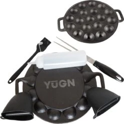 YUGN BLACK Poffertjespan Poffertjesmaker 6 Delige Set - 19 Poffertjes Incl Doseerfles Kwast Poffertjesvork Siliconen Ovenwanten - Platte Onderkant Poffertjespan Inductie Poffertjespan Elektrisch - Cadeau Tip -Thuiskeuken 1198x1200 16