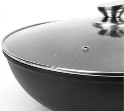 Royal Swiss WK30 - Wokpan - Ø 30 Cm - Marmeren Coating - Inductie - Met Glazen Deksel - PFAS-vrijs - Zwart -Thuiskeuken 1200x1076 8