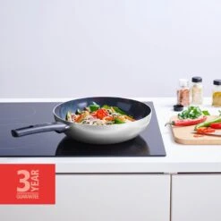 BRABANTIA INDU+ Wokpan - Keramische Antiaanbaklaag - Ø 28 Cm - Inductie - Pfas Vrij 15 BRABANTIA INDU+ Wokpan - Keramische Antiaanbaklaag - Ø 28 Cm - Inductie - Pfas Vrij -Thuiskeuken 1200x1200 1048