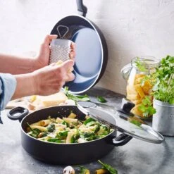 Greenpan Torino Keramische Hapjespan - 28 Cm - Met Glazen Deksel -Thuiskeuken 1200x1200 1260