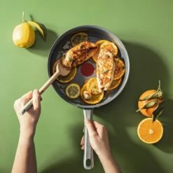 Tefal Renew+ Keramische Hapjespan - Ø 24 Cm - Met Deksel -Thuiskeuken 1200x1200 1313