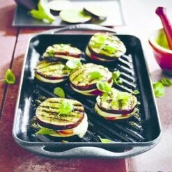 Le Creuset Rechthoekige Grill 30cm Kersenrood -Thuiskeuken 1200x1200 1418