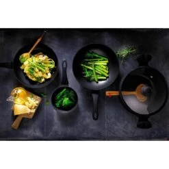 Mammoet Essentials Vesucio Braadpan - 28cm - Anti-aanbaklaag - Met Deksel -Thuiskeuken 1200x1200 1476