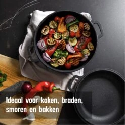 Daumonet Ducasse Gietijzeren Double Use Braadpan - Combi Sudderpan Zwart - 2-in-1 Bak- En Braadpan - PFAS & PFOA Vrij - Rond - Ø 26 Cm - 4,4 Liter - Emaille - Alle Warmtebronnen - Elektrisch - Gas - Halogeen - Inductie - Keramisch -Thuiskeuken 1200x1200 1610