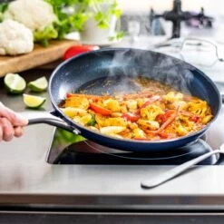 Blue Diamond, Keramische Koekenpan Verrijkt Met Diamantdeeltjes – Inductie Koekenpan Ø 24 Cm – PFAS En PHOA Vrij -Thuiskeuken 1200x1200 323