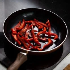 Nuovva Koperen Koekenpan - Keramische Antikleeflaag – Houten Handvat Koekenpan - Ø 24 Cm Inductie - PTFE-vrij -Thuiskeuken 1200x1200 428