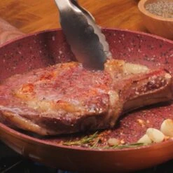 Livington Copper & Stone Pan - 24cm Koekenpan- Anti-aanbaklaag En Krasbestendig - Graniet Look - Binnenste Steenlaag Voor Perfecte Warmteverdeling - Geschikt Voor Ceran, Gas, Elektrisch, Inductie -Thuiskeuken 1200x1200 913