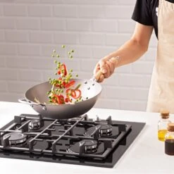 Navaris Grote Wokpan Geschikt Voor Inductie - Koolstofstalen Wok Met Twee Handvaten - Carbon Steel Wok 30 Cm Diameter - Voor Roerbak- En Wokgerechten -Thuiskeuken 1200x1200 923