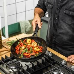 KitchenAid Classic Forged Aluminium Wok ø28cm - Zwart - Inductie - Anti-aanbak 27 KitchenAid Classic Forged Aluminium Wok ø28cm - Zwart - Inductie - Anti-aanbak -Thuiskeuken 1200x1200 989