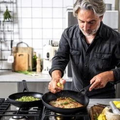 KitchenAid Classic Forged Aluminium Wok ø28cm - Zwart - Inductie - Anti-aanbak 29 KitchenAid Classic Forged Aluminium Wok ø28cm - Zwart - Inductie - Anti-aanbak -Thuiskeuken 1200x1200 990