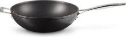 LE CREUSET - Les Forgees - Wokpan 30cm -Thuiskeuken 1200x356 1