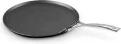 Le Creuset Les Forgees Pannenkoekpan 28cm -Thuiskeuken 1200x441