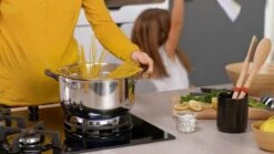 Tefal Cook & Cool E493S6 - Set 3-delig (kookpan 20/24 + Steelpan 16) -Thuiskeuken 1200x674 7