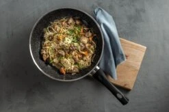 Sola Hapjespan Stonehenge - Ø 28 Cm - Zwart/wit - Aluminium - Antiaanbaklaag -Thuiskeuken 1200x799 135