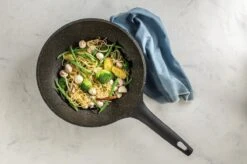 Sola Wokpan Fair Cooking - Ø 30 Cm - Zwart/wit - Aluminium - Antiaanbaklaag -Thuiskeuken 1200x799 77