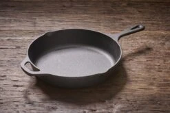 Koock Amsterdam® Skillet Gietijzer - Koekenpan - Geschikt Voor Alle Warmtebronnen Incl. BBQ En Inductie 18 Koock Amsterdam® Skillet Gietijzer - Koekenpan - Geschikt Voor Alle Warmtebronnen Incl. BBQ En Inductie -Thuiskeuken 1200x800 100