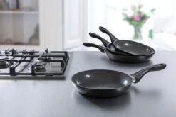 BK Easy Basic Ceramic Koekenpan Ø 28 Cm - Anti-aanbak - PFAS-vrij - Krasvast -Thuiskeuken 1200x800 96