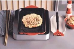 Le Creuset - Gietijzeren Grillplaat - 32x22cm - Kersenrood -Thuiskeuken 1200x807 7