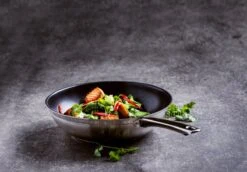 BK Allround Wok Ø 28 Cm - PFAS-vrij -Thuiskeuken 1200x835 2