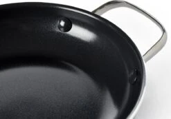 Dagelijkse Kost Door Jeroen Meus - Koekenpan ø24cm - Inductie - Anti-aanbak - PFAS-vrij -Thuiskeuken 1200x839