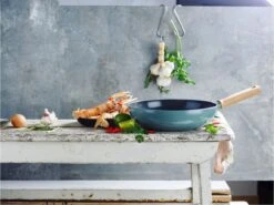 GreenPan Mayflower Wok - Ø 28 Cm - Keramisch - Inductie -Thuiskeuken 1200x898 8