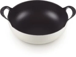Le Creuset Gietijzeren Balti-pan In Meringue 24 Cm 2,7l -Thuiskeuken 1200x908 2