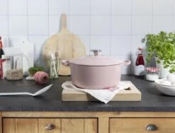 BK Bourgogne Braadpan Ø 24 Cm - Roze - Gietijzer - Inductie -Thuiskeuken 1200x912 4