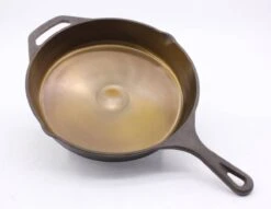 Koock Amsterdam® Skillet Gepolijst Gietijzer - 25cm - Koekenpan - Geschikt Voor Alle Warmtebronnen 9 Koock Amsterdam® Skillet Gepolijst Gietijzer - 25cm - Koekenpan - Geschikt Voor Alle Warmtebronnen -Thuiskeuken 1200x930 3