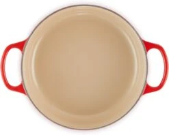 Le Creuset - Gietijzeren - Lage Braadpan - 24cm - Kersenrood 35 Le Creuset - Gietijzeren - Lage Braadpan - 24cm - Kersenrood -Thuiskeuken 1200x963 2
