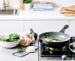 BK Easy Basic Ceramic Koekenpan Ø 30 Cm - Anti-aanbak - PFAS-vrij - Krasvast 16 BK Easy Basic Ceramic Koekenpan Ø 30 Cm - Anti-aanbak - PFAS-vrij - Krasvast -Thuiskeuken 1200x976 3