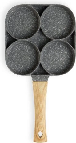 Magnani - Eierpan - 4 Bakplaten Van ⌀ 8 Cm - Voor Gas- En Elektrische Kookplaten - Aluminium - Houten Handvat - 38 X 18.7 X 2 Cm -Thuiskeuken 643x1200 2