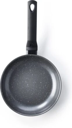 BK Universe Koekenpan Ø 24cm - Inductie - Anti-aanbak - PFAS-vrij -Thuiskeuken 679x1200 1