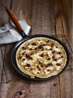 Staub Flensjespan - Houten Steel - 28 Cm - Zwart 12 Staub Flensjespan - Houten Steel - 28 Cm - Zwart -Thuiskeuken 901x1200 2