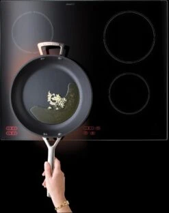 Le Creuset Koekenpan Les Forgées TNS - ø 24 Cm - Standaard Anti-aanbaklaag -Thuiskeuken 951x1200 5